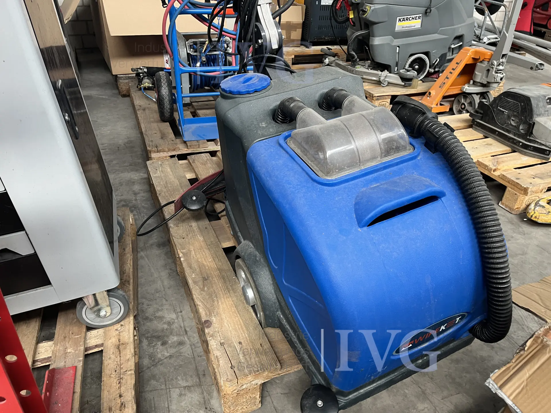 Scheuersaugmaschine WIPEKET SWM30
